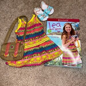 AMERICAN GIRL Lea Clark Tropical Meet Outfit + Book